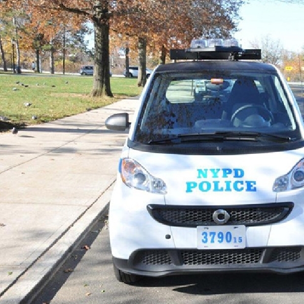 Polisi Dubai Pakai Supercar, NYPD Malah Pilih smart fortwo