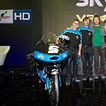 Rossi Luncurkan Seragam Baru Tim Moto3 Miliknya