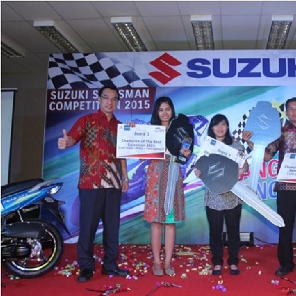 Suzuki Pilih Salesman Terbaik 2015