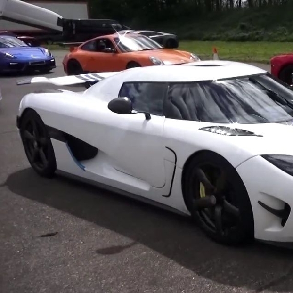 Drag Race Ferrari LaFerrari Vs Koenigsegg Agera Siapa Menang ?