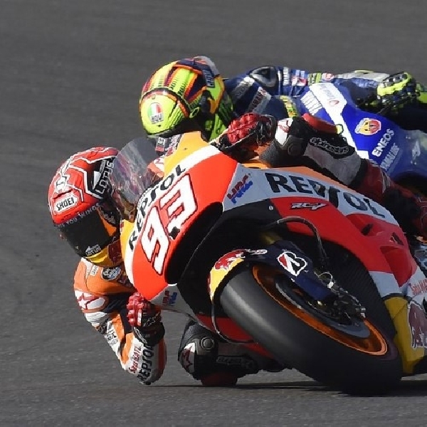 Rossi Angkat Mental Marquez