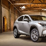 Ribuan Unit Lexus NX 200t Cacat Sistem Pengereman