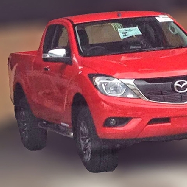 Foto Pick-up Mazda BT-50 Teranyar Mulai Bocor