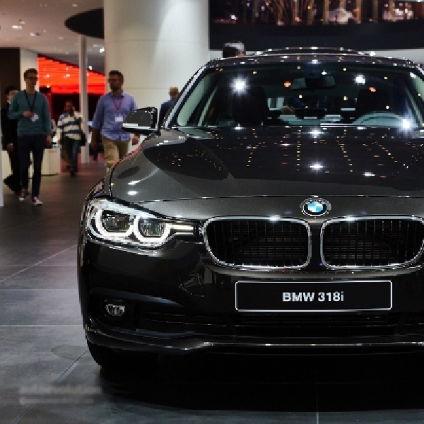 BMW 318i Terbaru Pakai Mesin 1.500 CC 3 Silinder