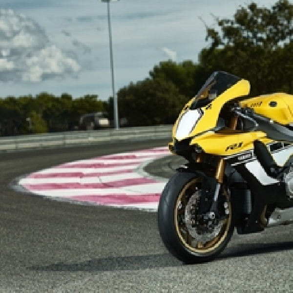 Yamaha R1 Edisi Ulang Tahun ke-60