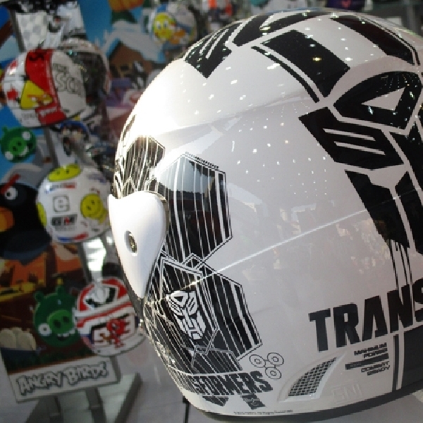 Helm GM Evolution Transformers dan My Melody