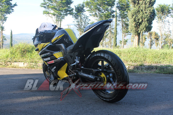 Biaya Murah Berhasil Ubah Megapro "Berkaki" Moge