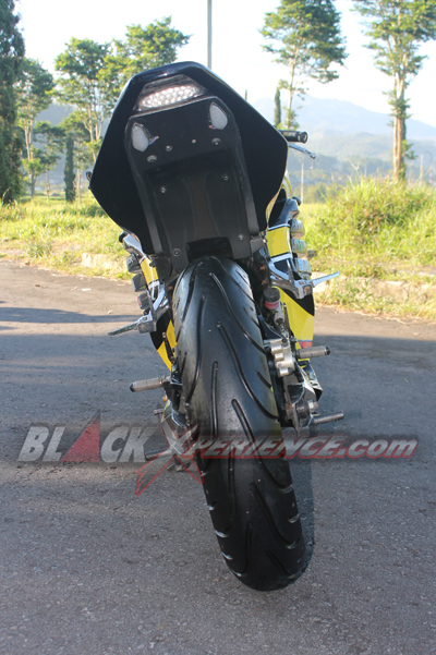 Biaya Murah Berhasil Ubah Megapro "Berkaki" Moge