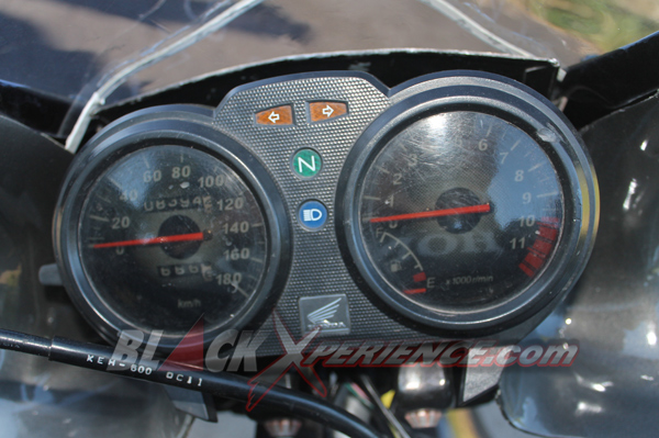 Biaya Murah Berhasil Ubah Megapro "Berkaki" Moge