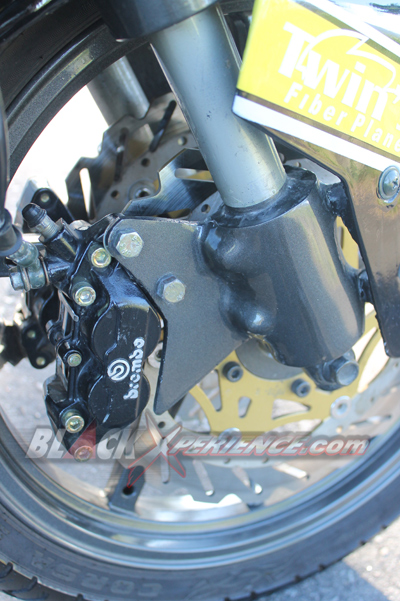 Biaya Murah Berhasil Ubah Megapro "Berkaki" Moge