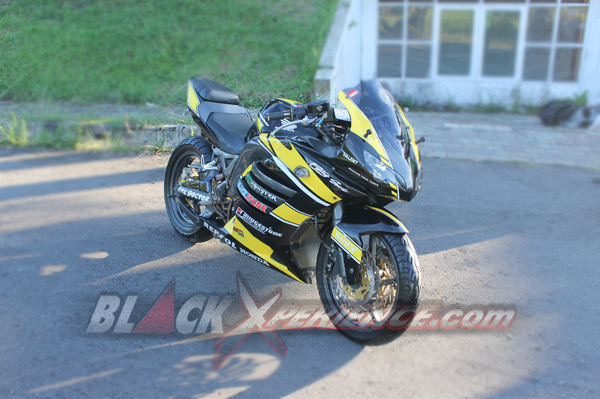 Biaya Murah Berhasil Ubah Megapro "Berkaki" Moge