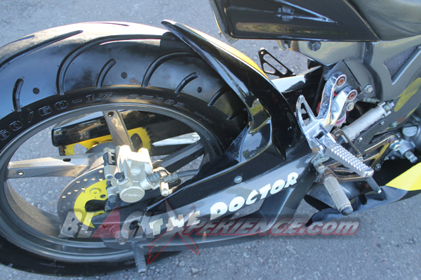 Biaya Murah Berhasil Ubah Megapro "Berkaki" Moge