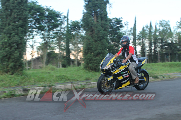 Biaya Murah Berhasil Ubah Megapro "Berkaki" Moge