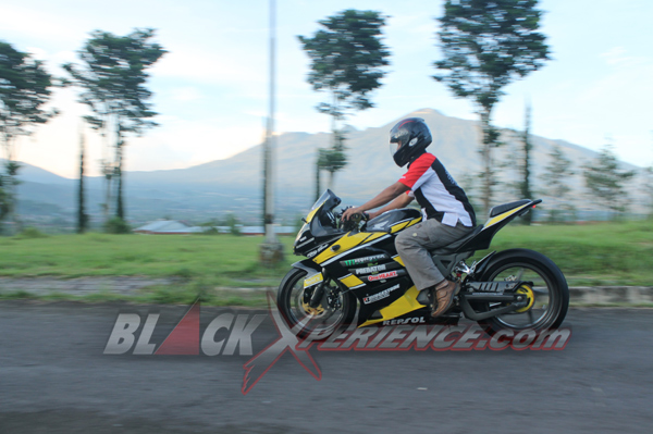 Biaya Murah Berhasil Ubah Megapro "Berkaki" Moge