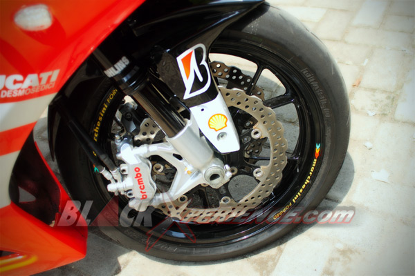 Ninja 250 Rasa Ducati Desmosedici