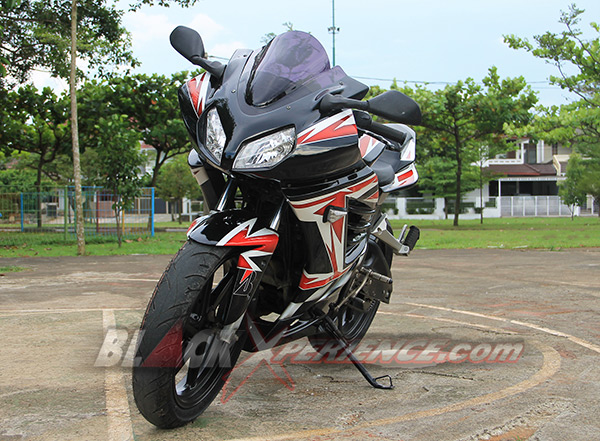 Bajaj Pulsar bertampang Kawasaki ZX6