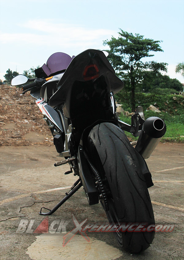 Bagian belakang meruncing identik dengan bodi Kawasaki
