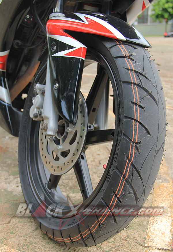 Ban Zeneos masih diandalkan untuk mendongkrak tampilan moge