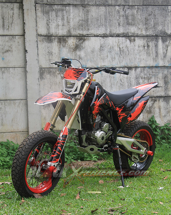 Kawasaki KLX150 Supermoto Caos Custom Bike