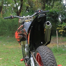Tampak belakang Kawasaki KLX150 Supermoto Caos Custom Bike