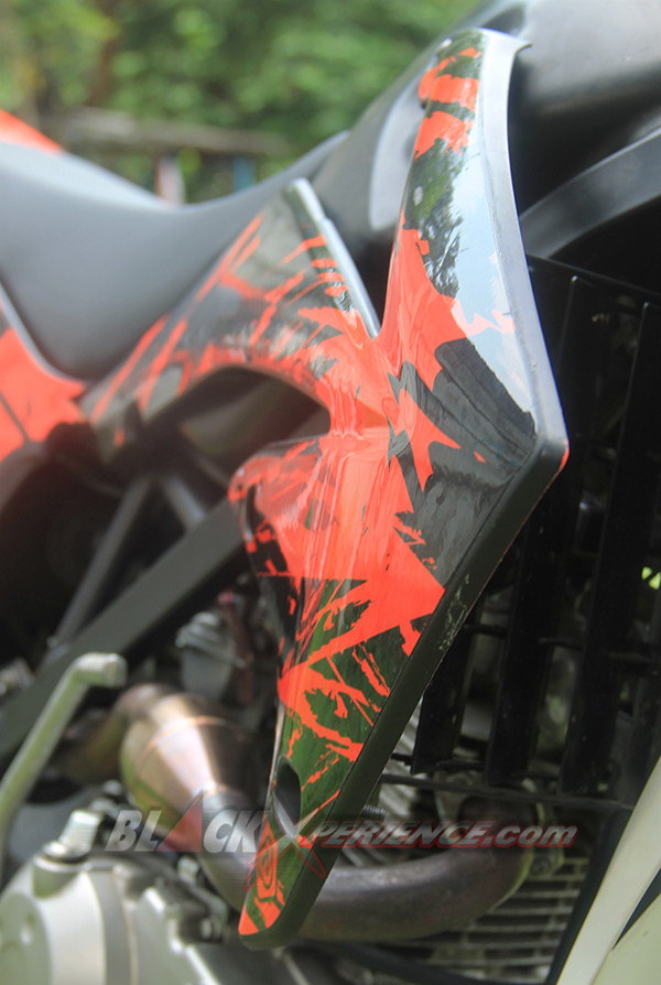 Side Panel depan (Radiator Scoop) Honda CRF250 2011