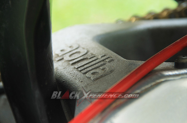 Emblem Aprillia di swing arm