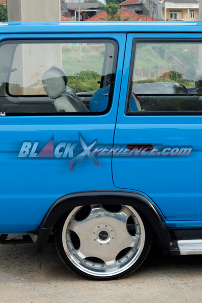 Eris Makin Terasa Tomboy Dengan Kijang Grand Extra