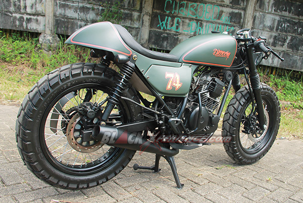 Sisi samping green army