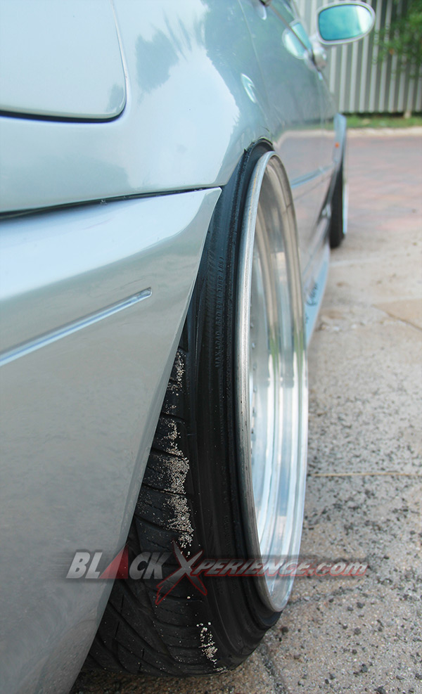 Sedikit offset menambah ciamik tampilan velg