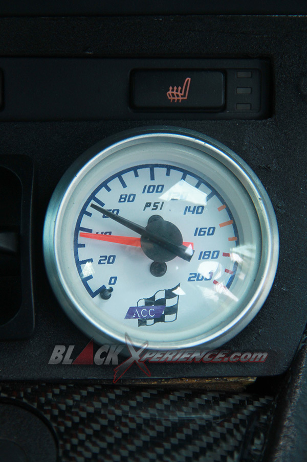 Tachometer pengukur tekanan angin air suspension