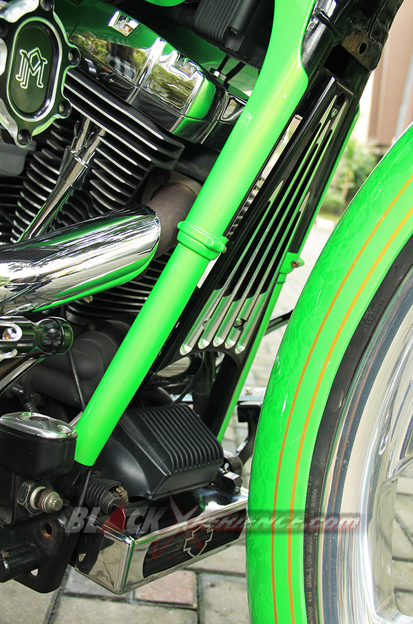H-D Roadking 2005 Green Goblin Chicano Style