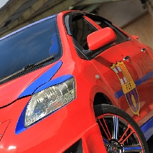 Permainan warna biru terdapat pula pada beberapa sisi bodi eksteriornya