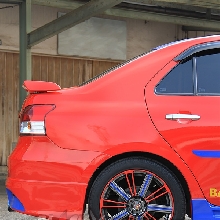 Warna velg dan bodi seakan menyatu, sesuai konsep