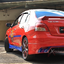 Tampak belakang Toyota Limo TRD edisi Barca