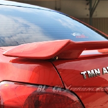 Emblem TMN Auto melekat di bagian belakang