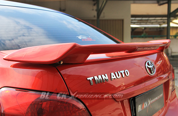 Emblem TMN Auto melekat di bagian belakang