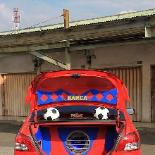 Aksesoris bola menghiasi modifikasi ini