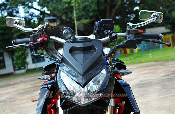 Tampak depan Yamaha Scorpio street fighter