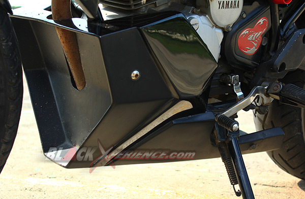 Engine cover bentuk kotak berkesan konvensional