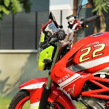 Suspensi depan menggunakan Yamaha Byson