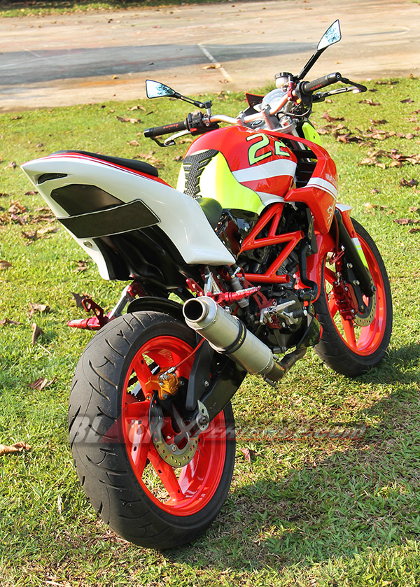 Tampang belakang benar-benar kekar