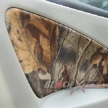 Door trim dibuat senada eksterior