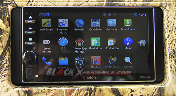 Head unit Clarion AX-1  berbasis Android 