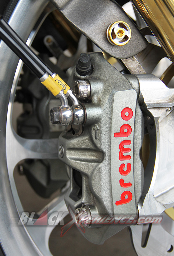  Kaliper Brembo M4