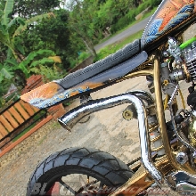 Sisi belakang Honda GL-Max V-Engine
