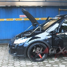 Tampilan samping Suzuki SX4 Indra Variasi