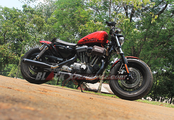 Harley-Davidson Sportster dimodifikasi menjadi Fourty Eight