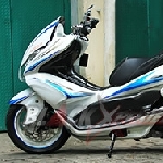 Honda PCX 150 Garapan BMS Refleksikan Aura Sporty Elegan