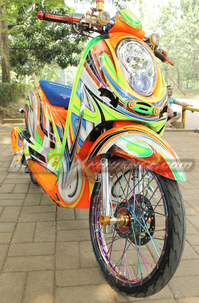 Scoopy Kini Tampil Lebih Thailand Look
