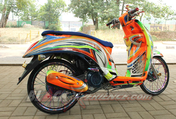 Scoopy Kini Tampil Lebih Thailand Look